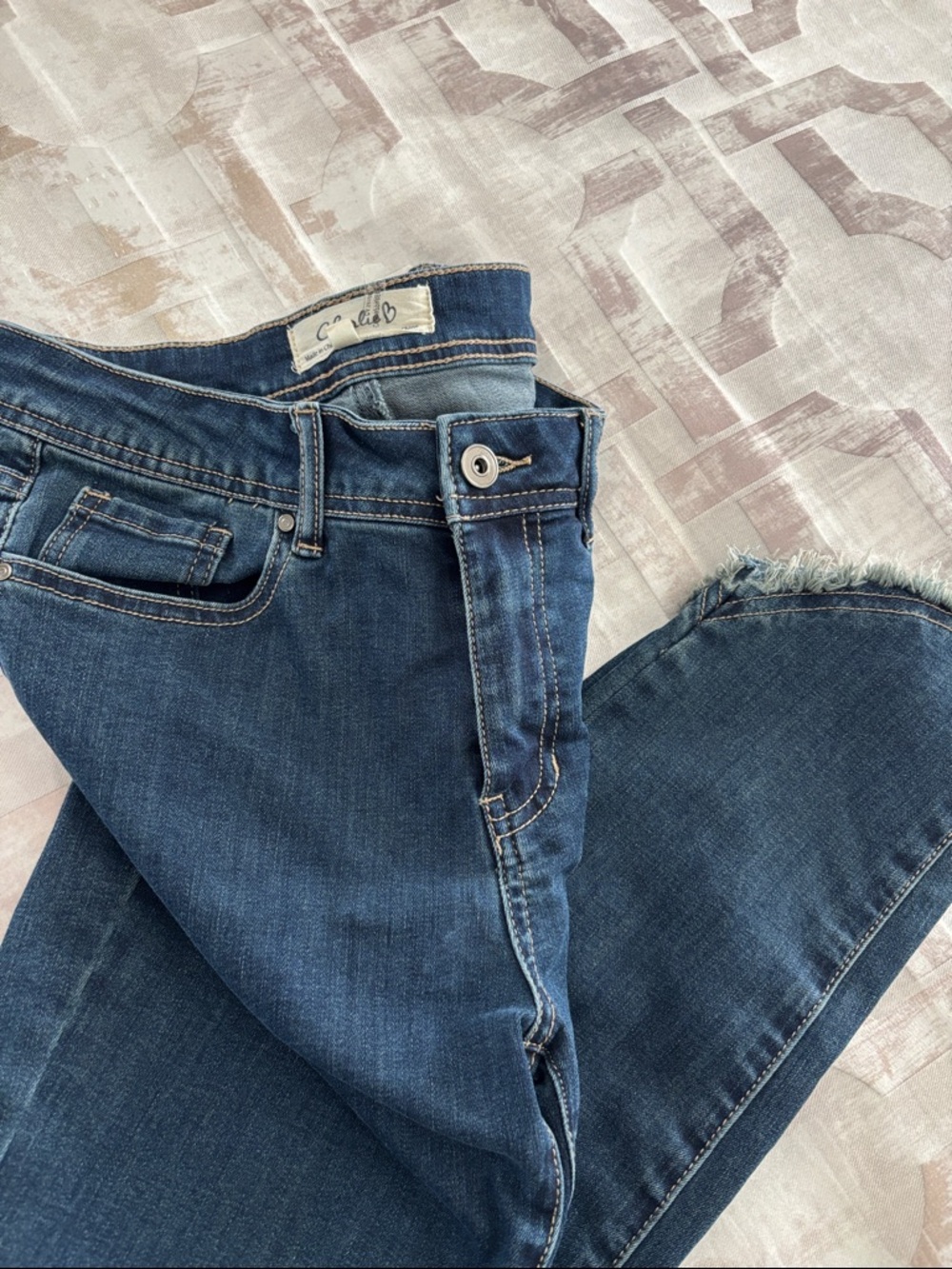 Women’s Charlie B ragged bottom crop Blue Jeans - Size 6